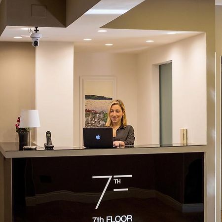 7Th Floor Suite Наполи Екстериор снимка