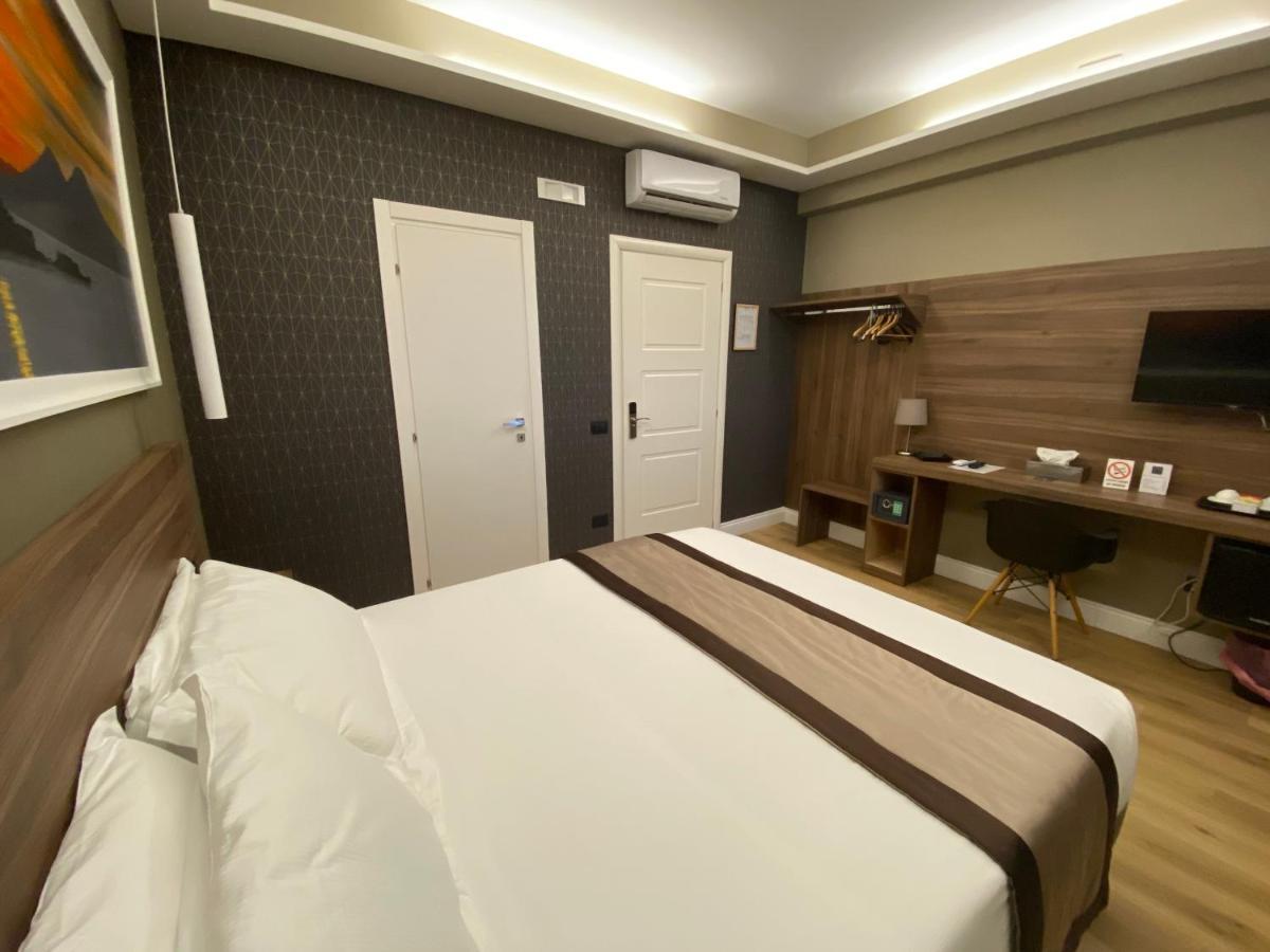 7Th Floor Suite Наполи Екстериор снимка