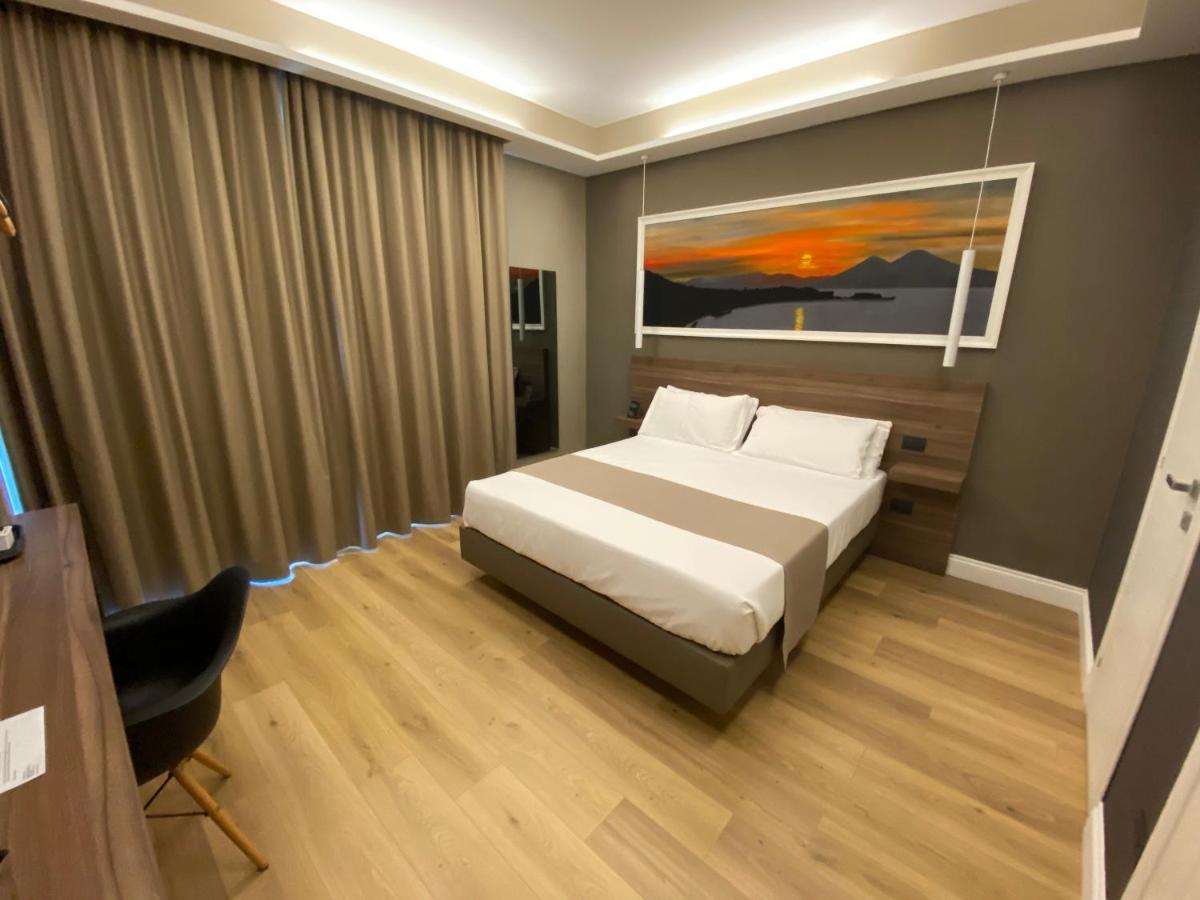 7Th Floor Suite Наполи Екстериор снимка