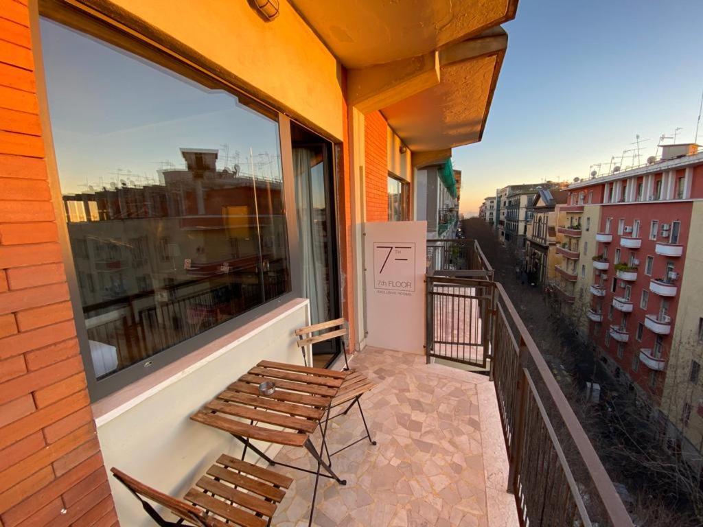 7Th Floor Suite Наполи Екстериор снимка