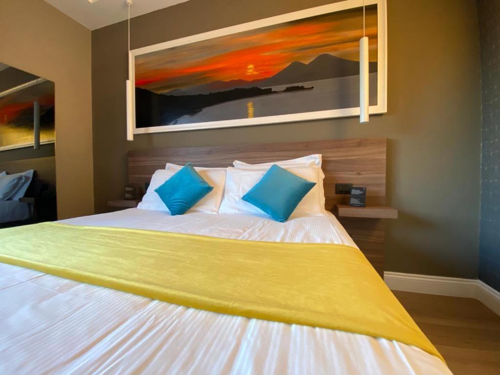 7Th Floor Suite Наполи Екстериор снимка