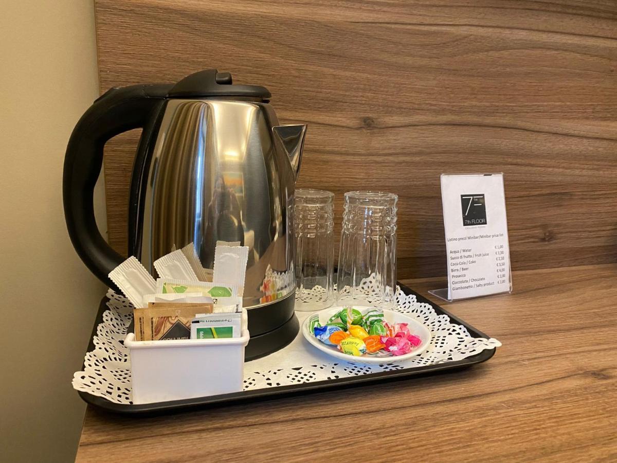 7Th Floor Suite Наполи Екстериор снимка