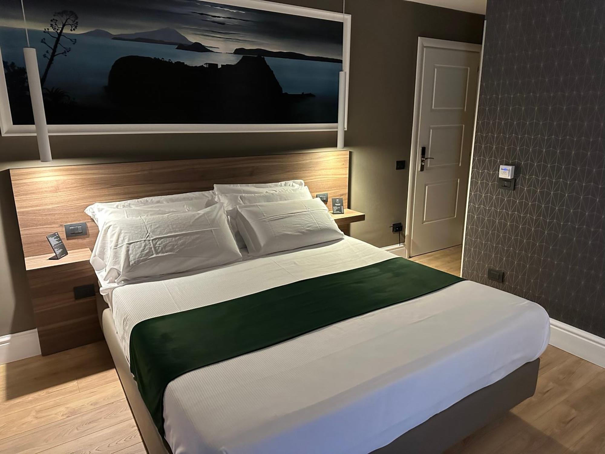 7Th Floor Suite Наполи Екстериор снимка