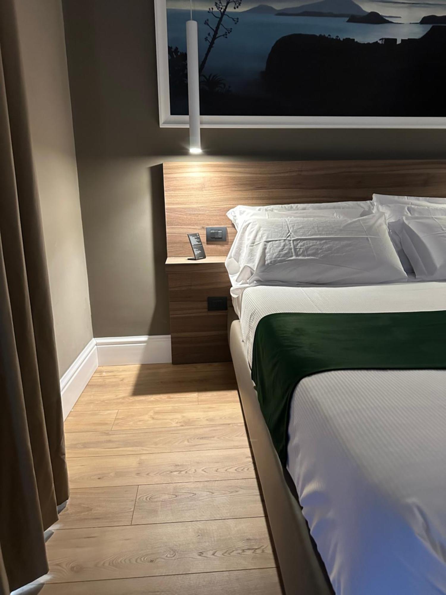 7Th Floor Suite Наполи Екстериор снимка