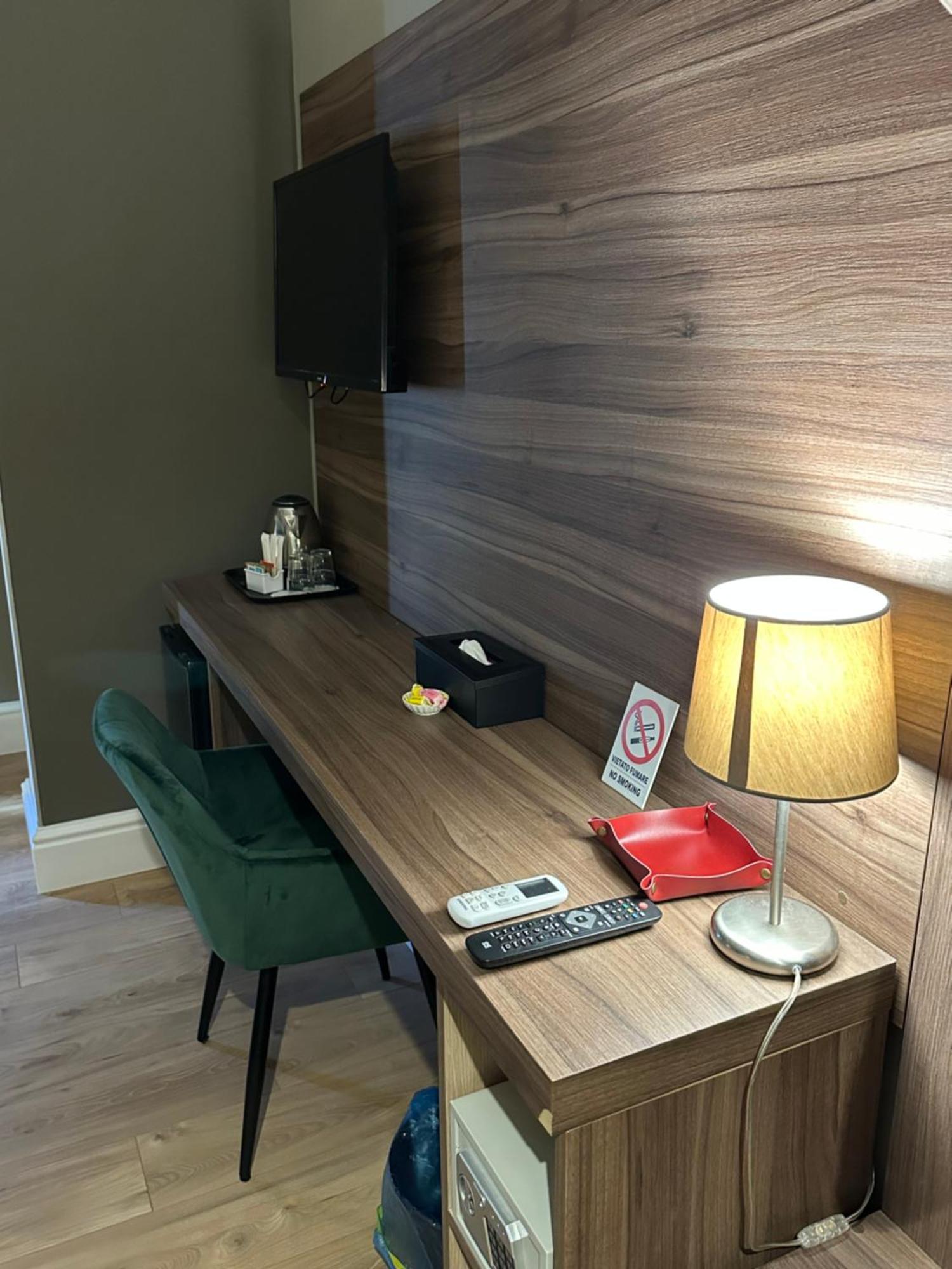 7Th Floor Suite Наполи Екстериор снимка