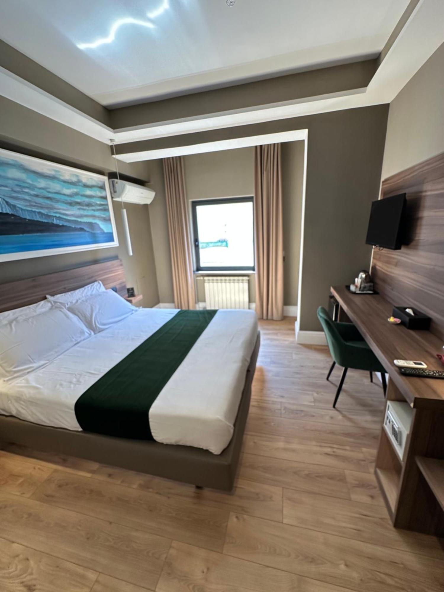 7Th Floor Suite Наполи Екстериор снимка