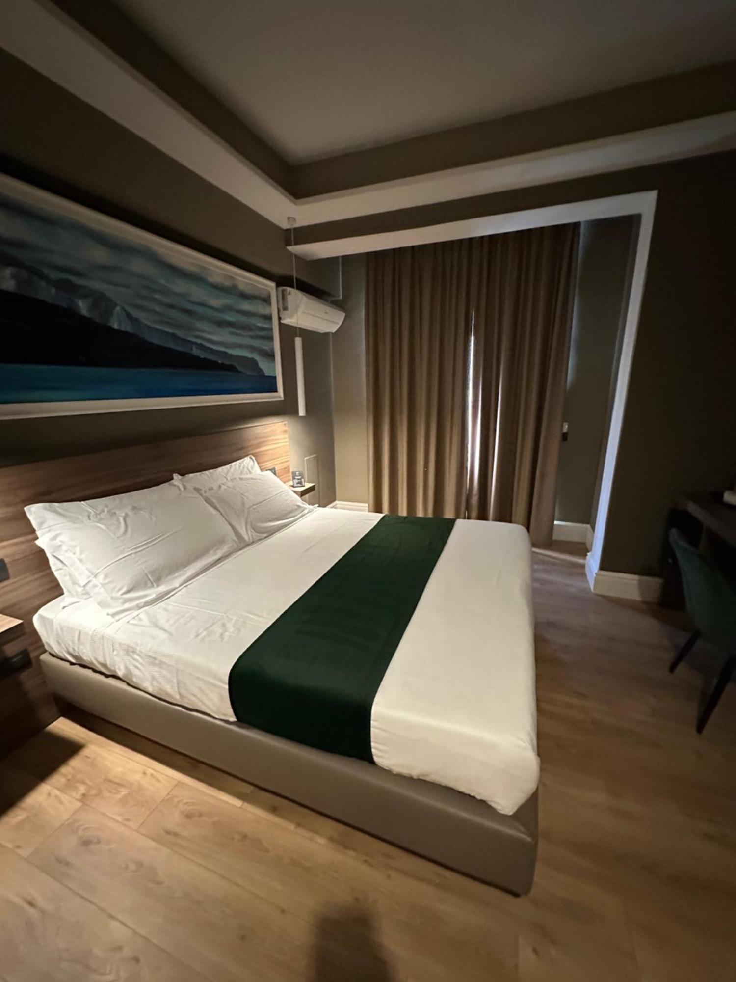 7Th Floor Suite Наполи Екстериор снимка