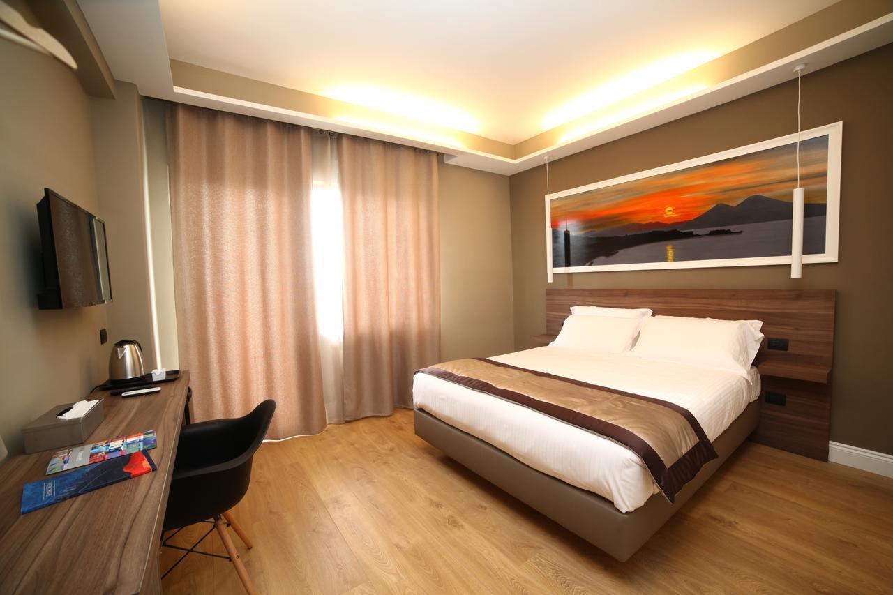 7Th Floor Suite Наполи Екстериор снимка