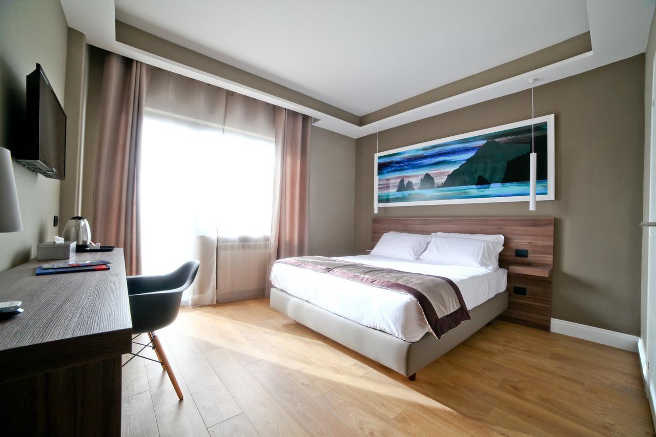 7Th Floor Suite Наполи Екстериор снимка