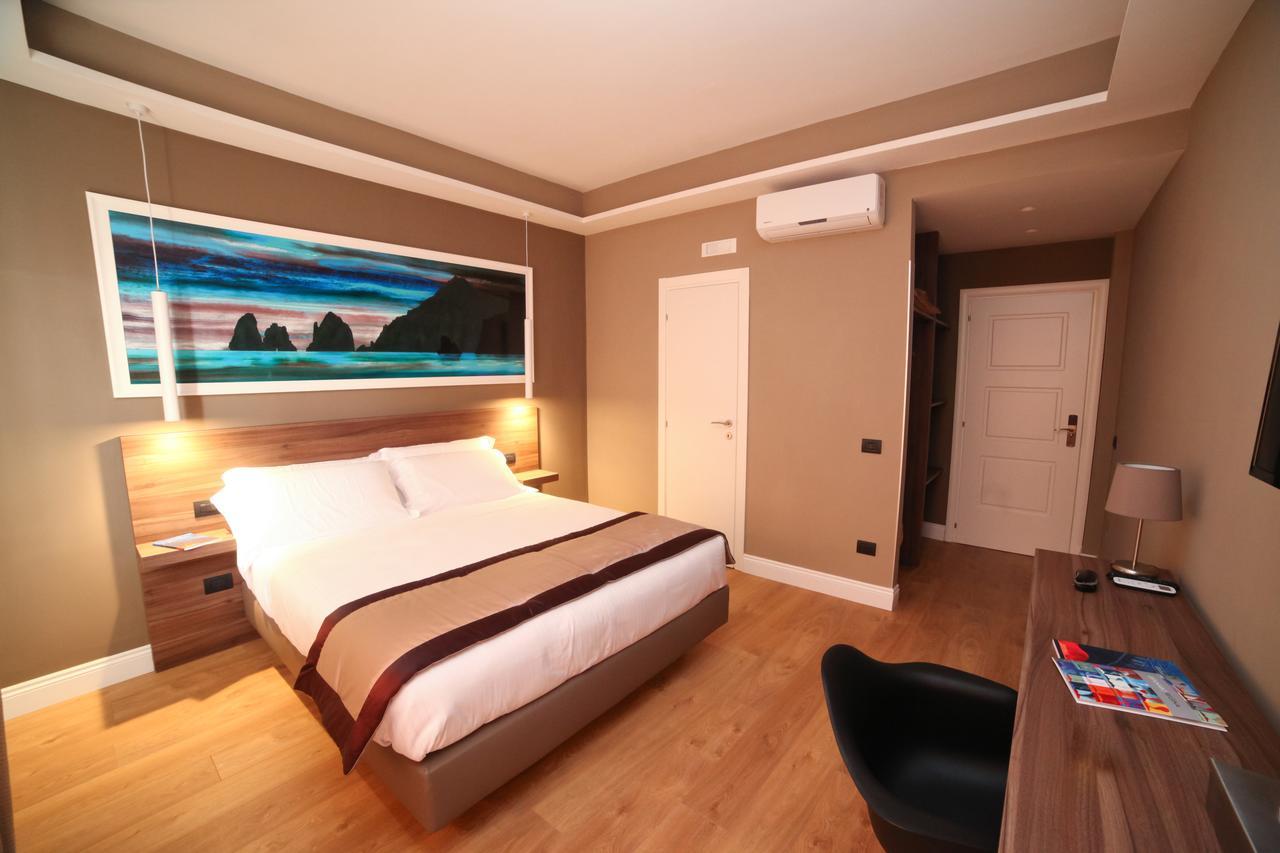 7Th Floor Suite Наполи Екстериор снимка