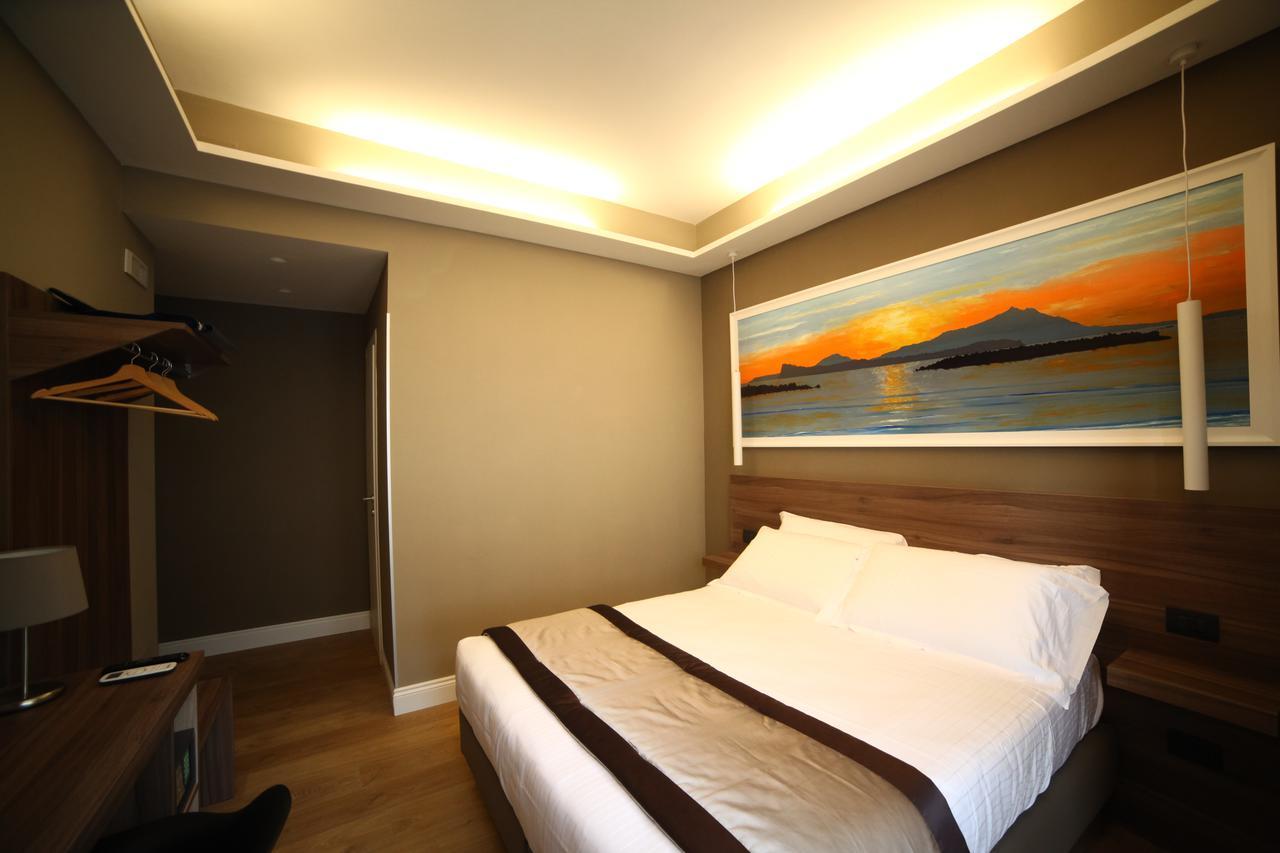 7Th Floor Suite Наполи Екстериор снимка