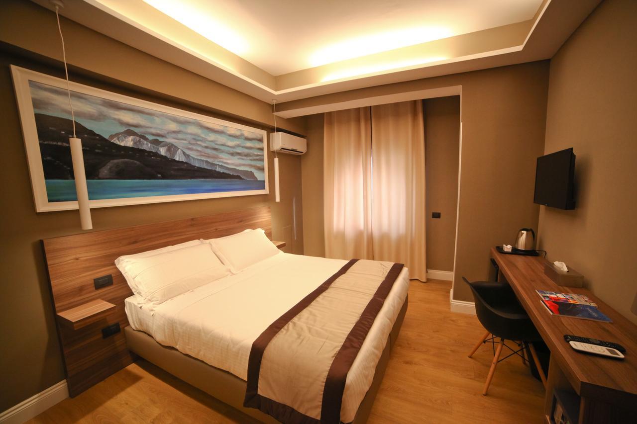7Th Floor Suite Наполи Екстериор снимка